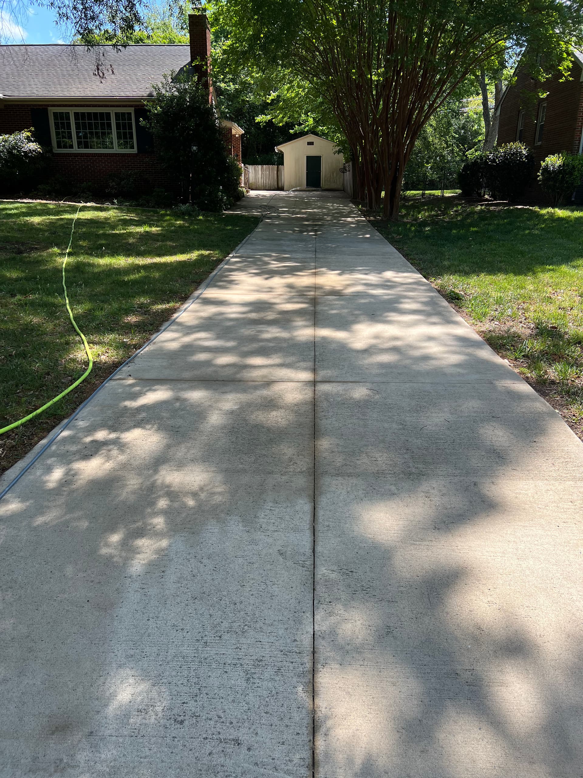 Gallery photos for Bluestone Patios, Concrete Driveway and Paver Sidewalk Cleaned in Richmond: Image #4
