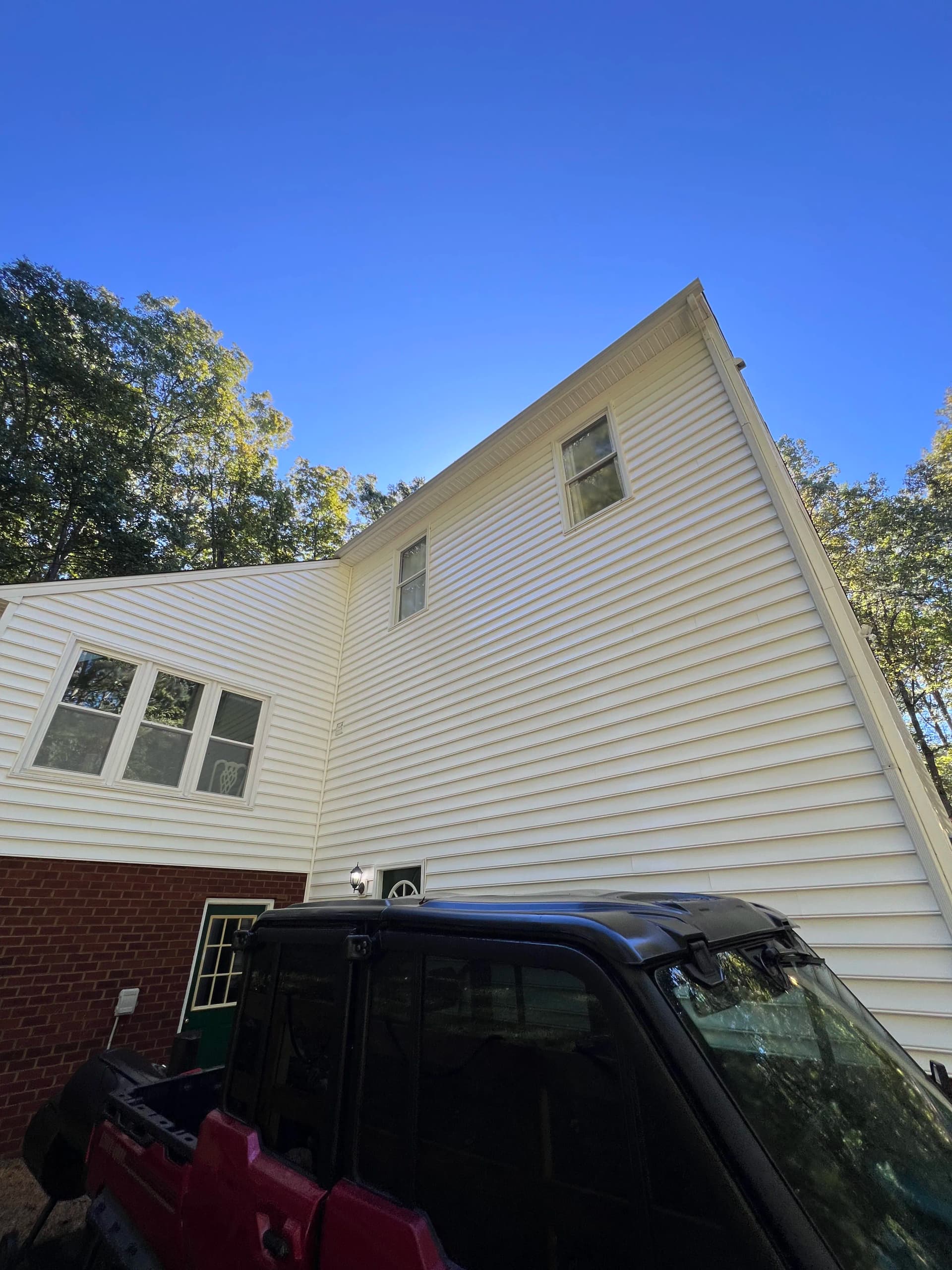 Gallery photos for Fall House Washing Done Right Before Winter Hits: Image #1