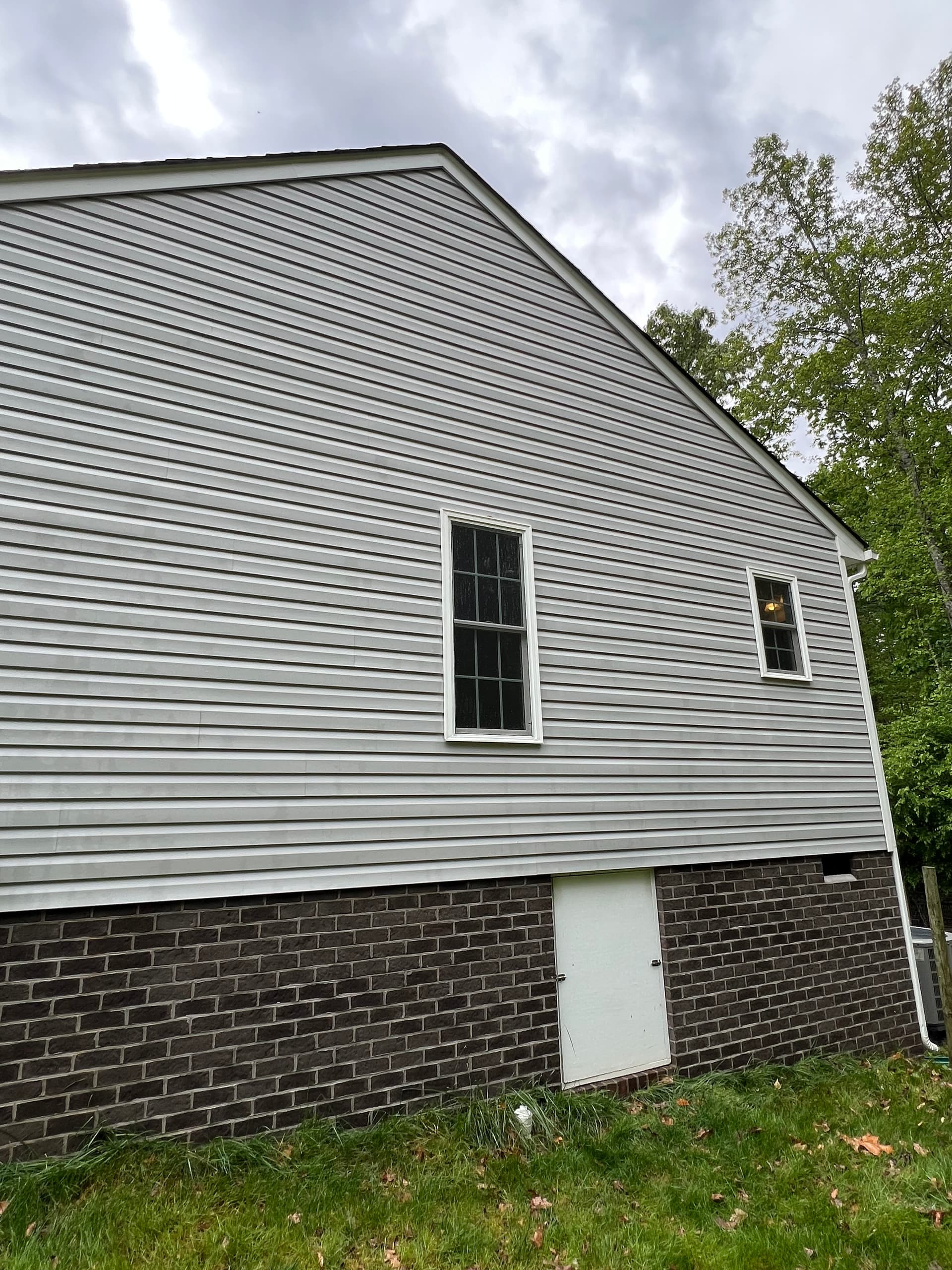 Gallery photos for Full Exterior Cleaning on a Home Getting Ready to Sell: Image #2