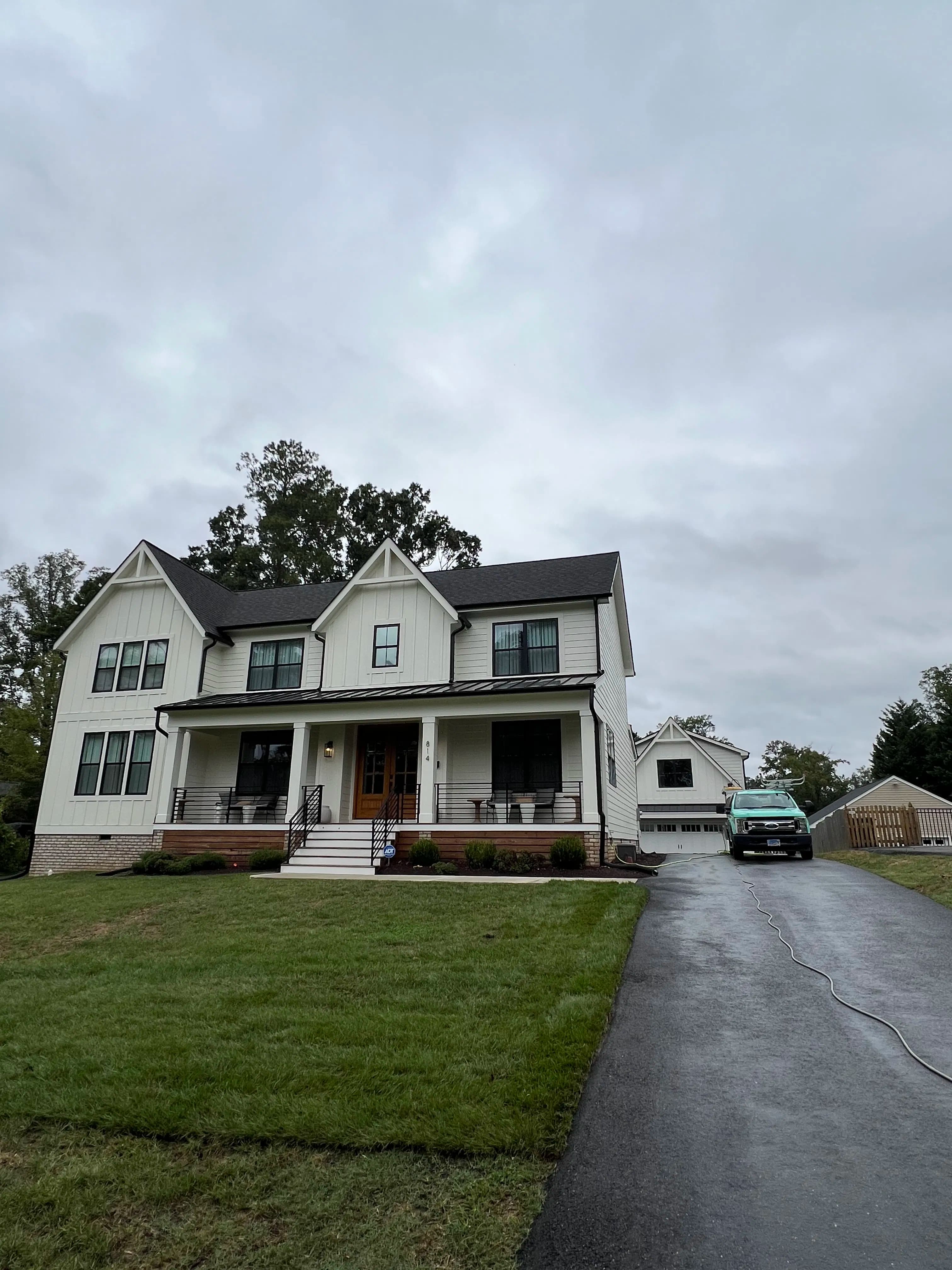 Project Full House Wash and Surface Cleaning in Richmond image
