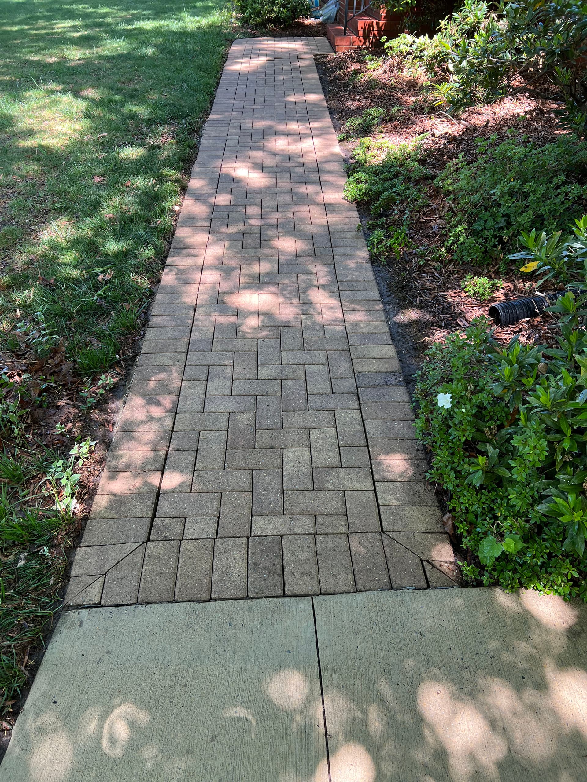 Gallery photos for Bluestone Patios, Concrete Driveway and Paver Sidewalk Cleaned in Richmond: Image #8