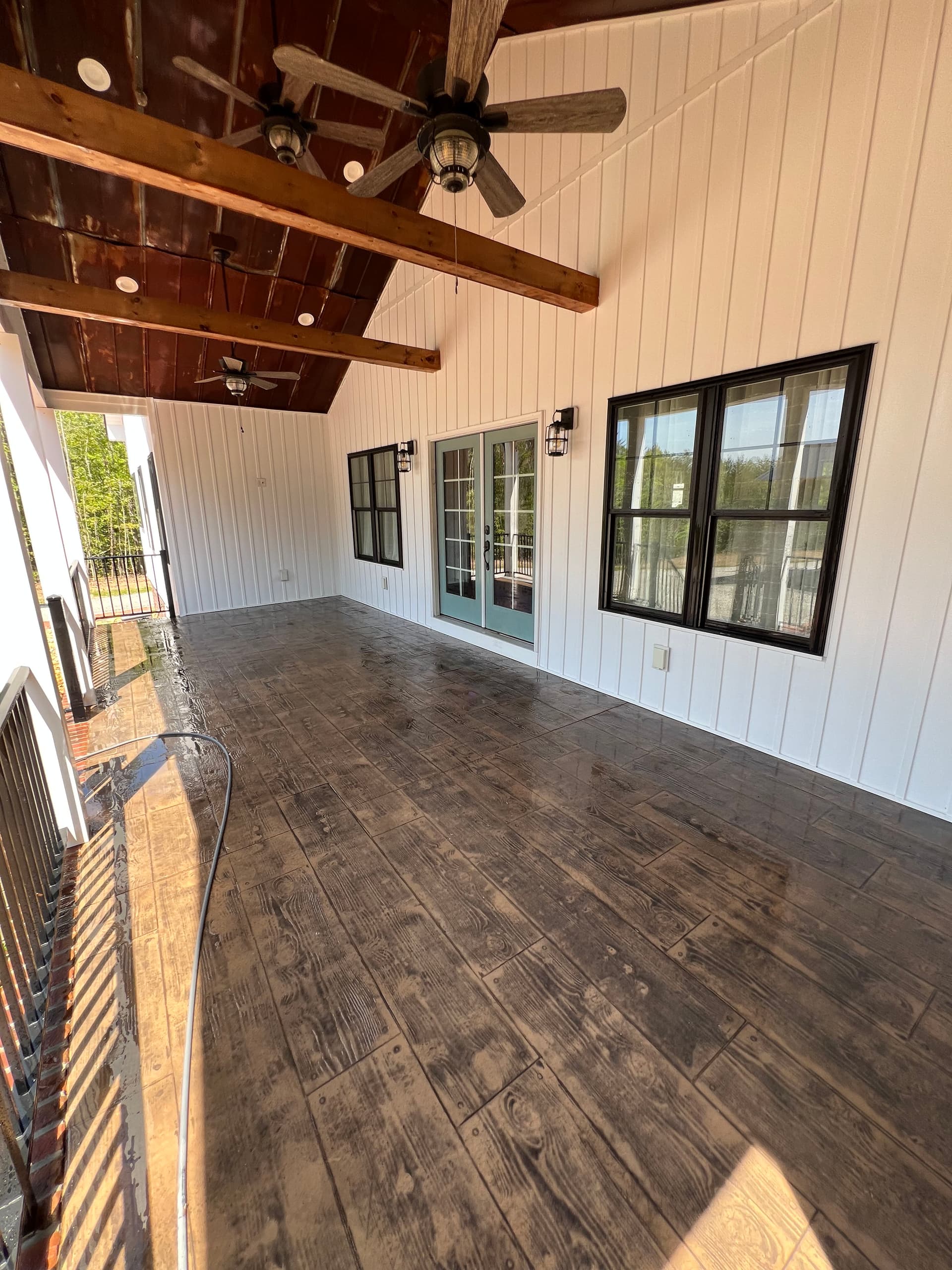 Gallery photos for House Washing Done Right on a Louisa Farmhouse: Image #4