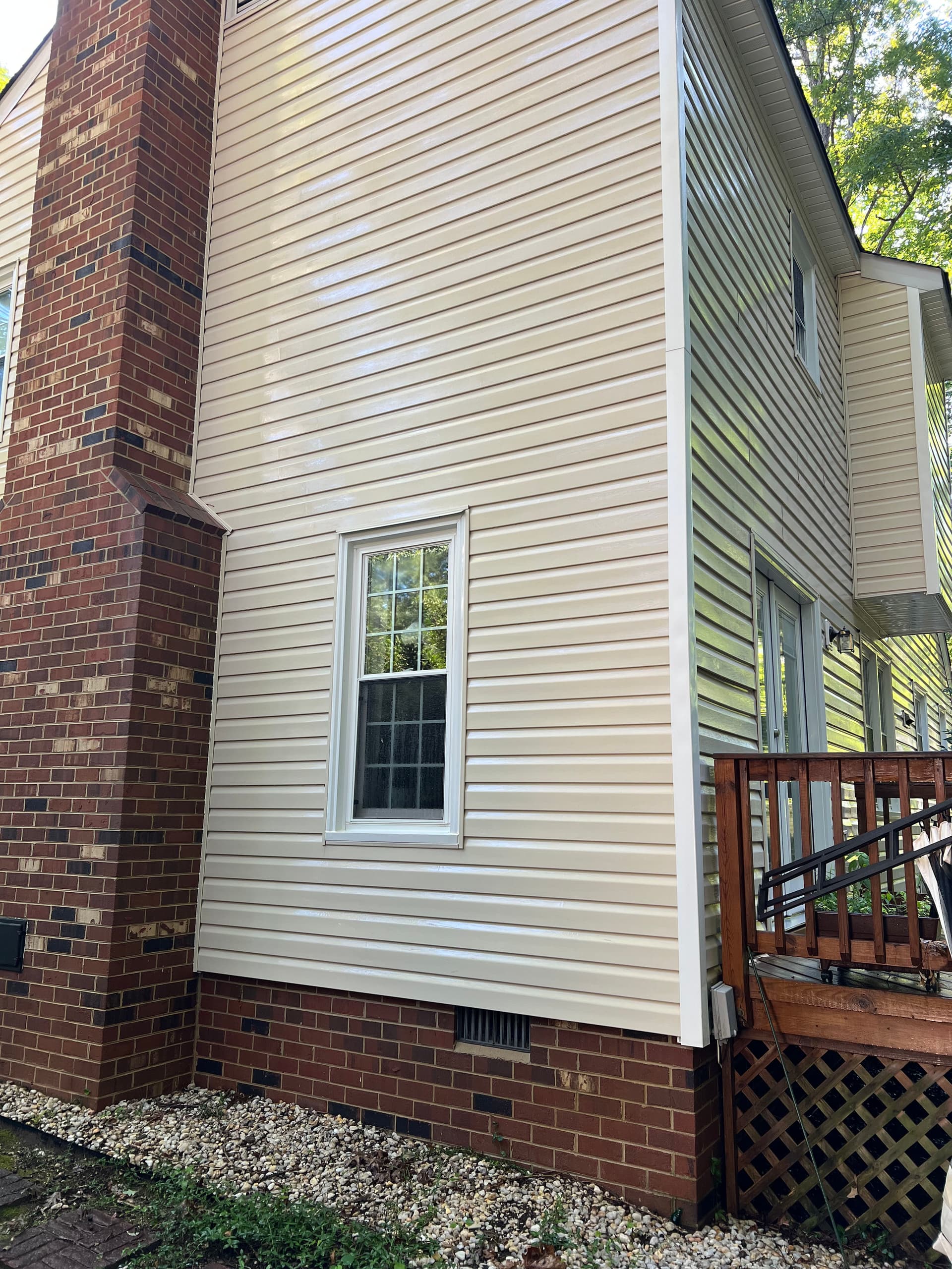 Gallery photos for Algae Is Gone and the Siding Looks Brand New: Image #2