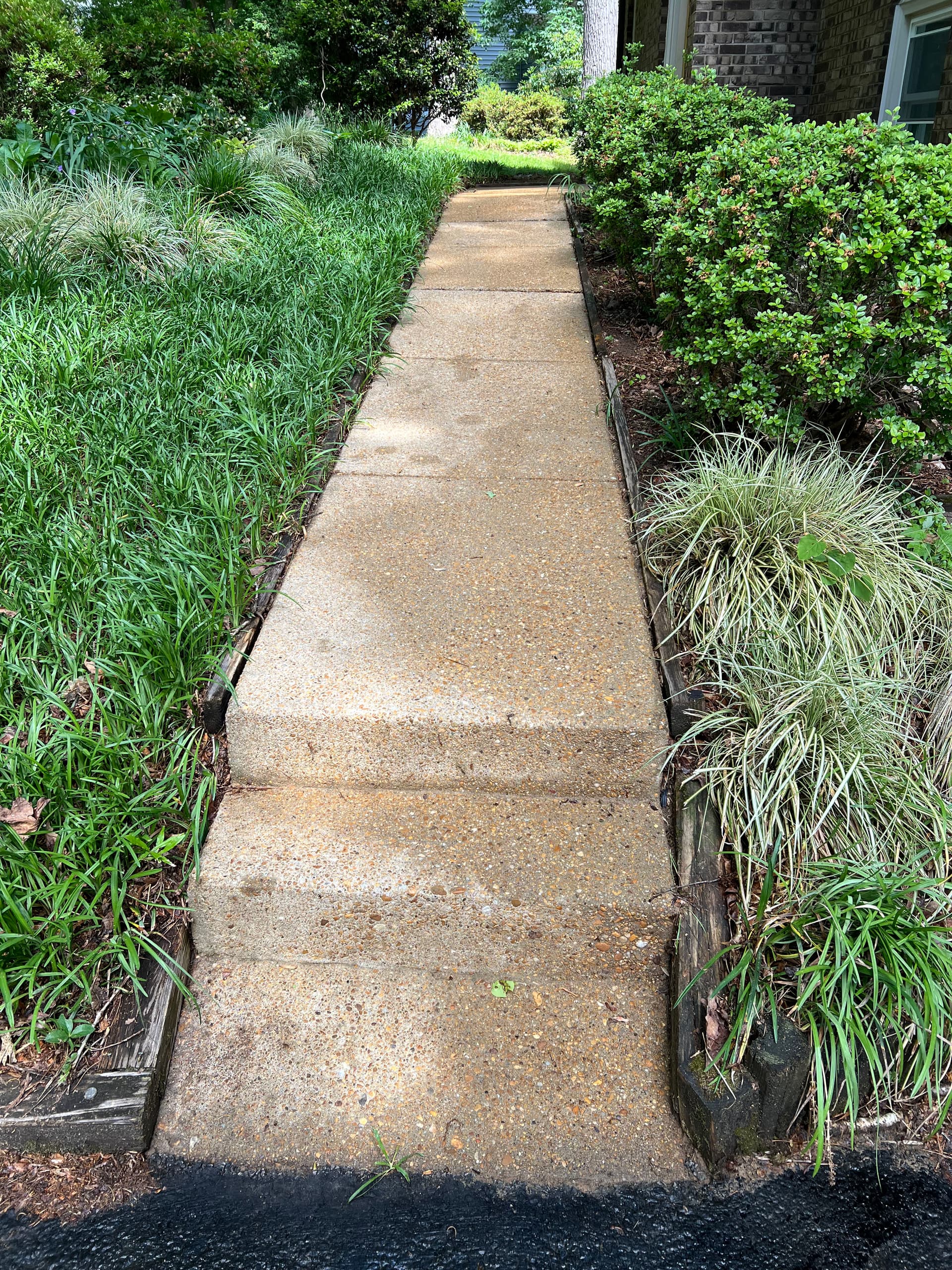 Gallery photos for Pre-Listing Exterior Cleaning That Helps Homes Sell: Image #2